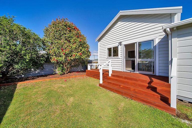 Photo of property in 70 Ketemarae Road, Normanby, Hawera, 4614