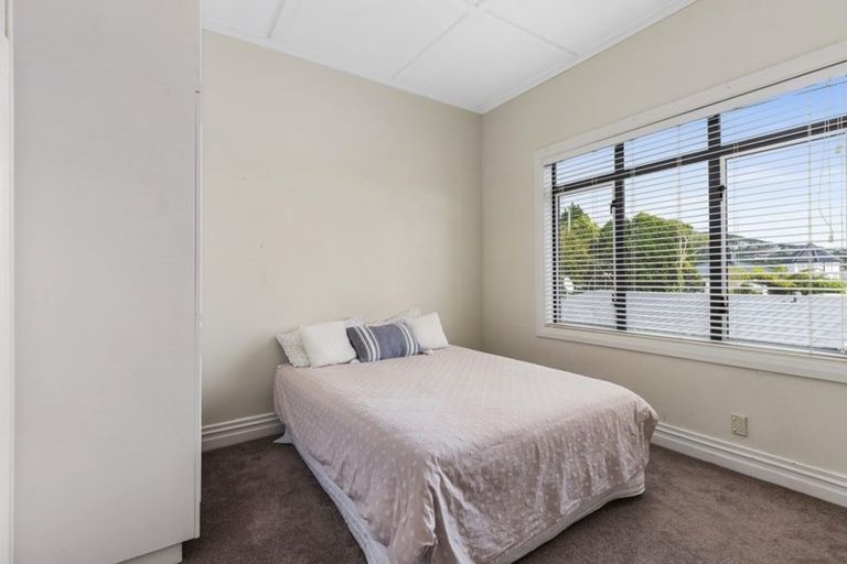 Photo of property in 27 Braithwaite Street, Karori, Wellington, 6012