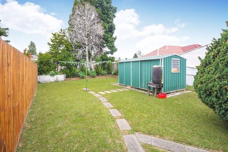 Photo of property in 25 Cutler Street, New Lynn, Auckland, 0600