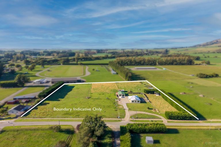 Photo of property in 19 Mount John Road, Waimate, 7977