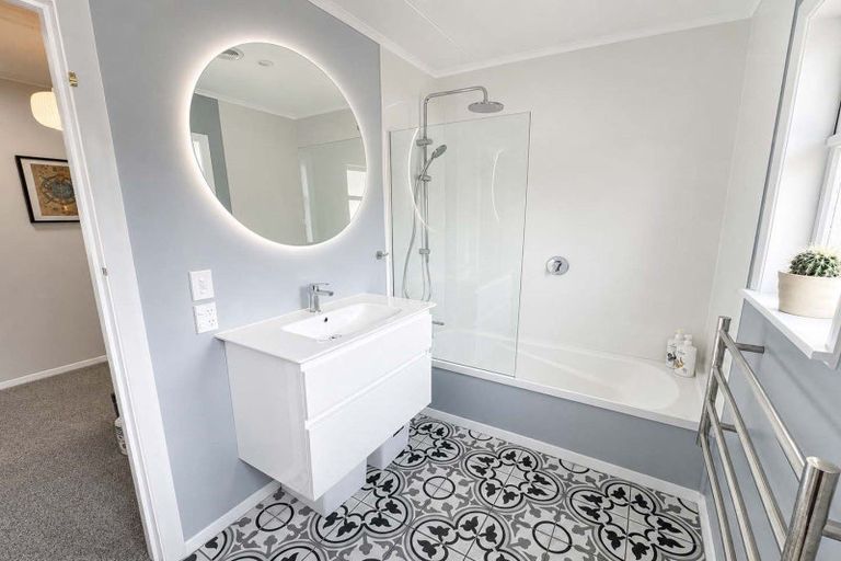 Photo of property in 27 Amundsen Grove, Stokes Valley, Lower Hutt, 5019