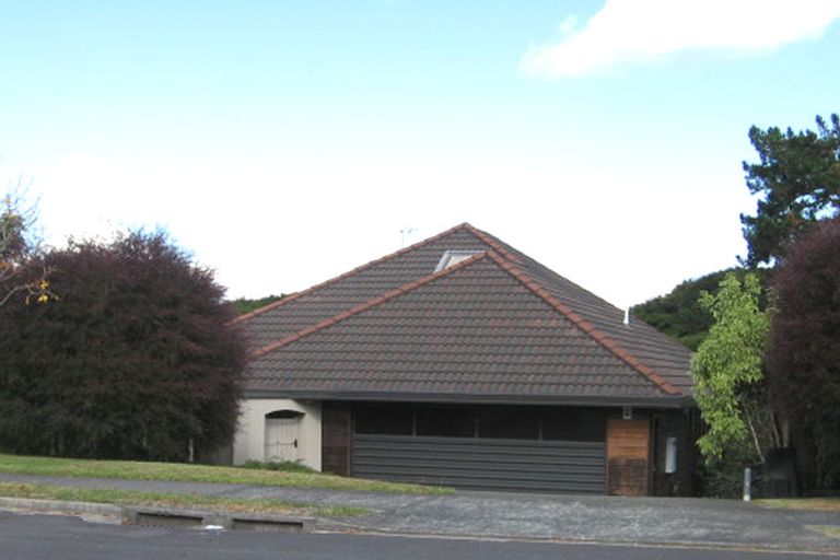 Photo of property in 18 Lagoon Way, West Harbour, Auckland, 0618