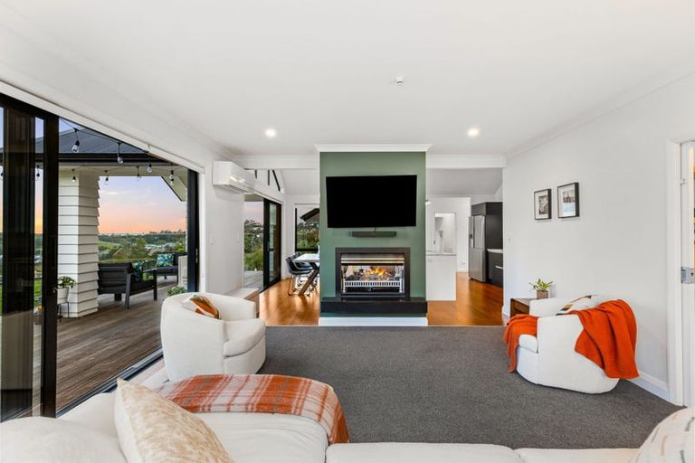 Photo of property in 72 Vaughans Road, Long Bay, Albany, 0792