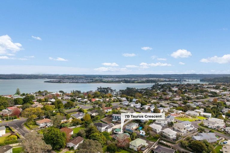 Photo of property in 2/7 Taurus Crescent, Beach Haven, Auckland, 0626