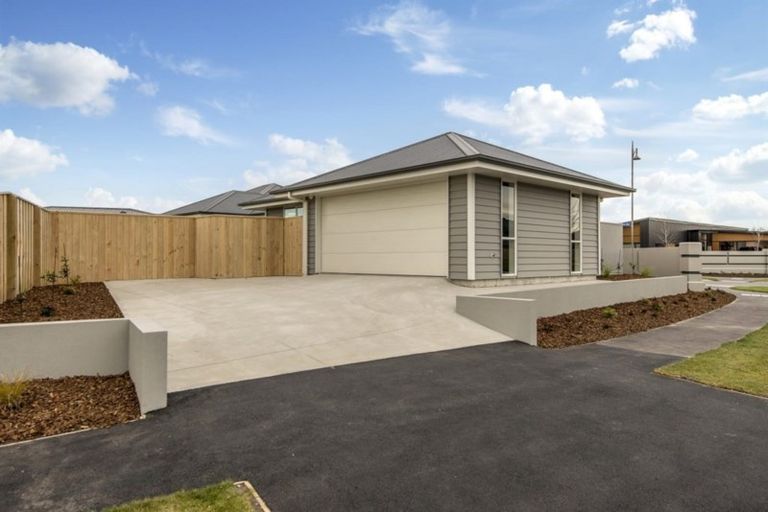 Photo of property in 28 Billington Drive, Halswell, Christchurch, 8025