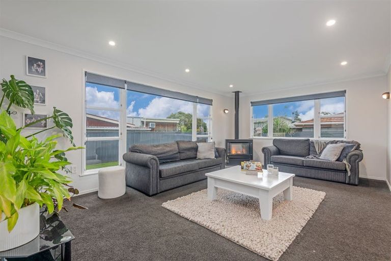Photo of property in 27 Karamea Crescent, Kelvin Grove, Palmerston North, 4414