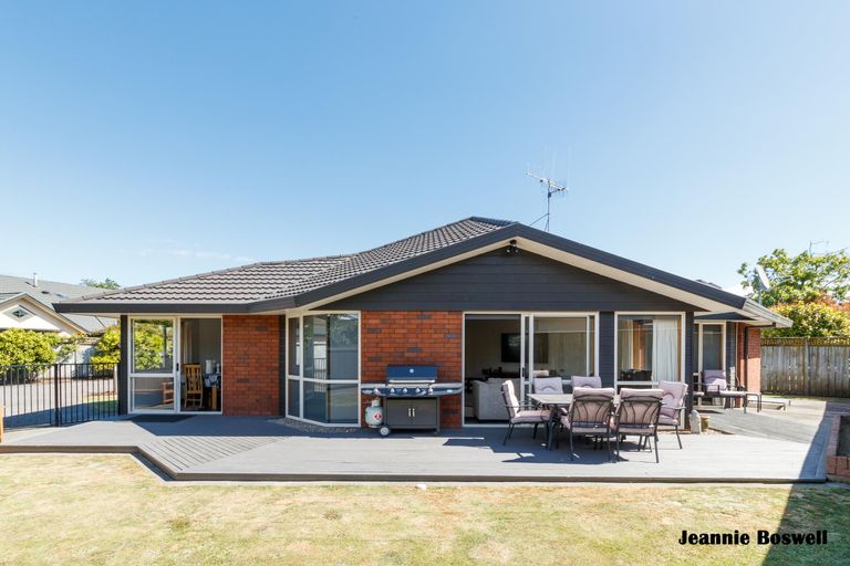 Photo of property in 76b Albert Street, Palmerston North, 4414