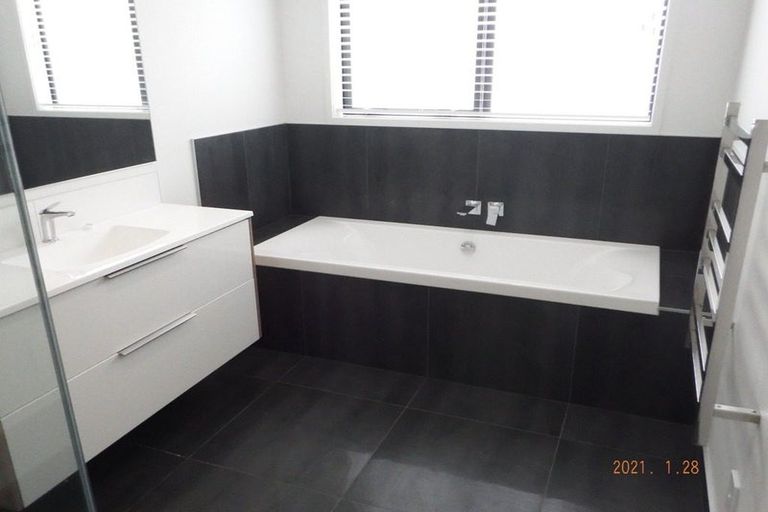 Photo of property in 62 Stace Hopper Drive, One Tree Point, 0118