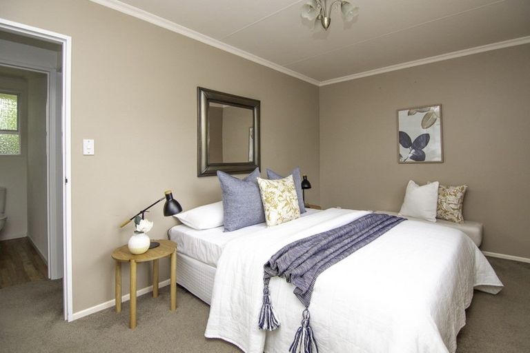 Photo of property in 8a Earl Place, Hokowhitu, Palmerston North, 4410