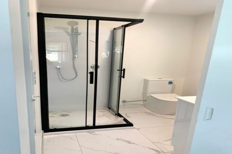 Photo of property in 4 Easter Parade, Glen Eden, Auckland, 0602