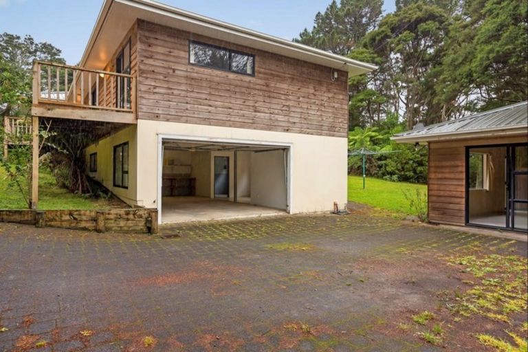 Photo of property in 18 Konini Road, Titirangi, Auckland, 0604