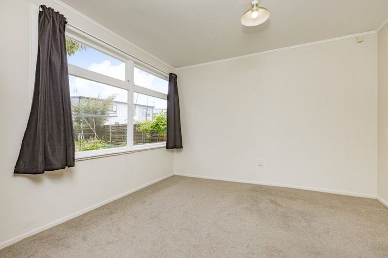Photo of property in 63 Orchard Street, Avondale, Auckland, 1026