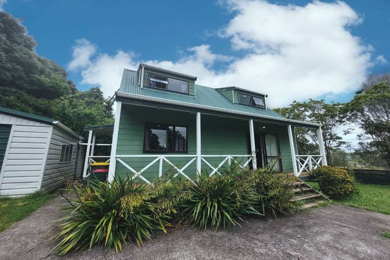 Photo of property in 499 Paremoremo Road, Paremoremo, Auckland, 0632
