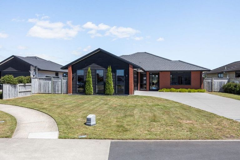 Photo of property in 7 Hyatt Close, Leamington, Cambridge, 3432