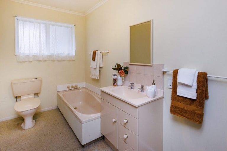 Photo of property in 9 Churchill Avenue, Hokowhitu, Palmerston North, 4410