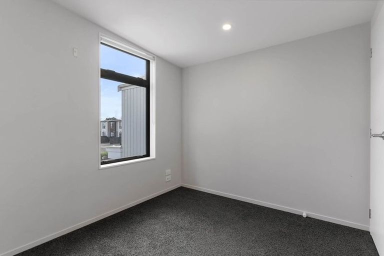 Photo of property in 3 Courage Road, Papakura, 2110