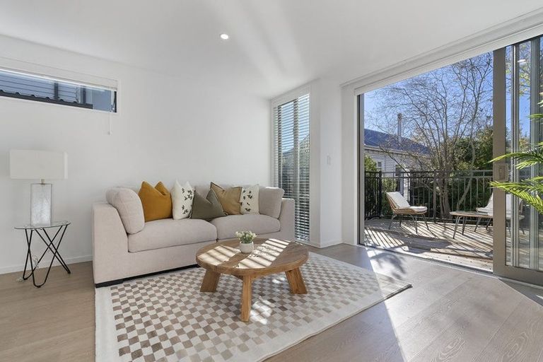 Photo of property in 2/204 Edgeware Road, Edgeware, Christchurch, 8013