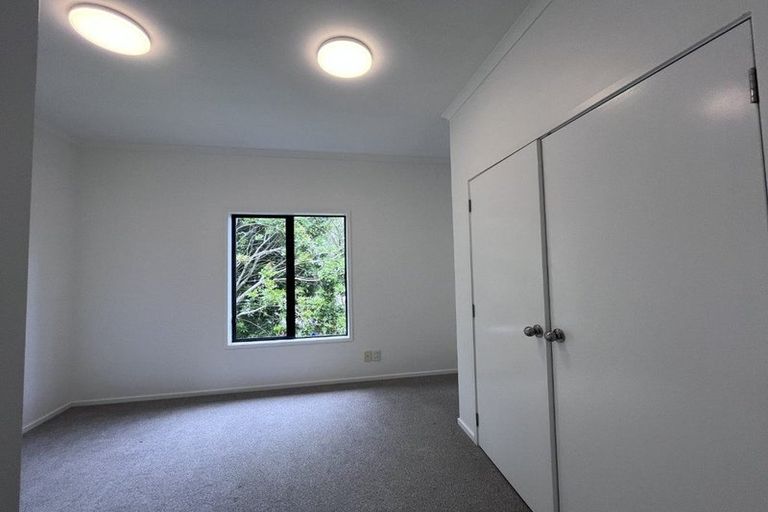 Photo of property in 4 Barnea Circle, Glen Eden, Auckland, 0602