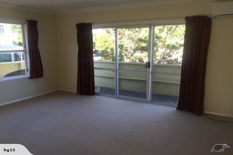 Photo of property in 6 Middlesex Place, Northland, Wellington, 6012