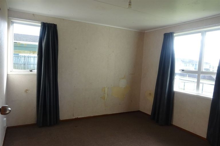 Photo of property in 2 Arnhem Place, Pukekohe, 2120