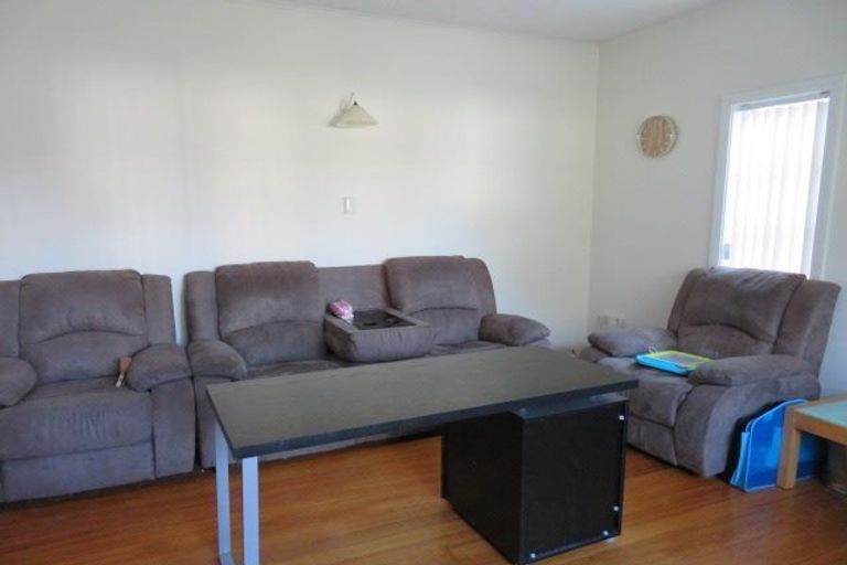 Photo of property in 2/187 Knights Road, Hutt Central, Lower Hutt, 5011