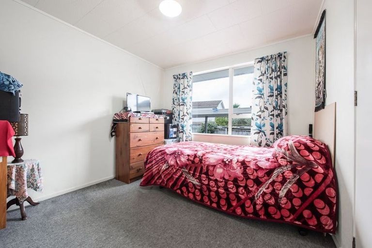 Photo of property in 41a Woodside Road, Massey, Auckland, 0614