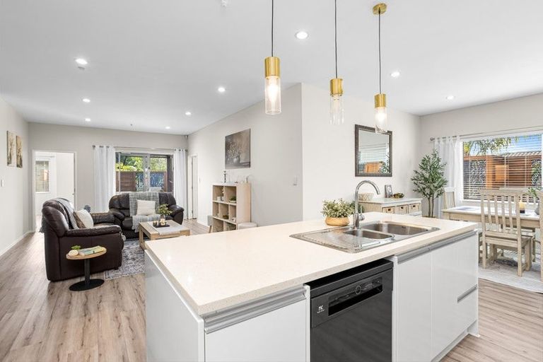 Photo of property in 32 Rishworth Avenue, Stanmore Bay, Whangaparaoa, 0932