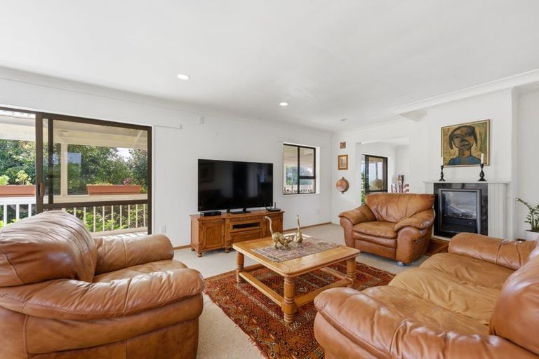 Photo of property in 2 Geoffrey Road, Torbay, Auckland, 0630