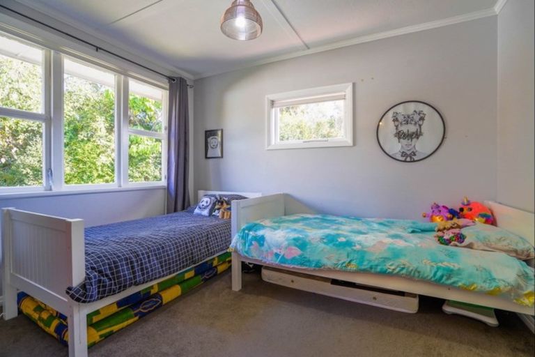 Photo of property in 10 Fleetwood Grove, Waikanae, 5036