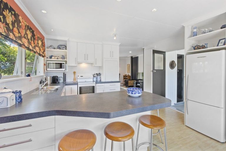 Photo of property in 147 Koputaroa Road, Levin, 5575