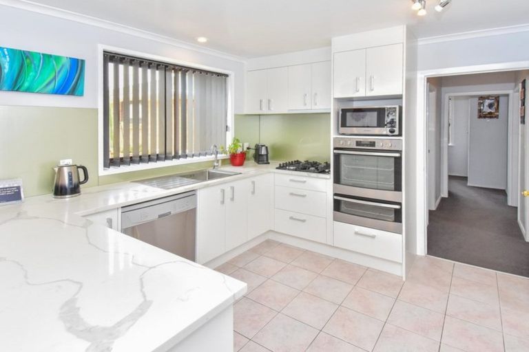 Photo of property in 3 Bowen Street, Manurewa East, Auckland, 2102