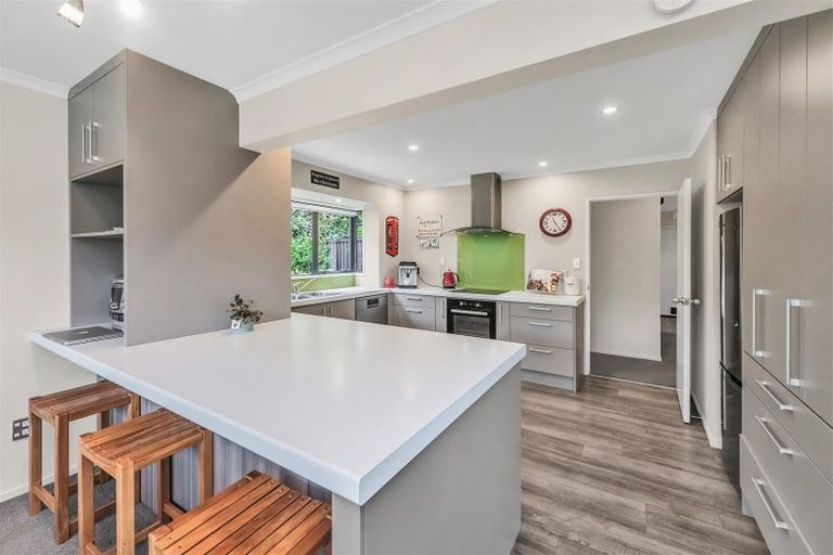 Photo of property in 34 Royleen Street, Casebrook, Christchurch, 8051