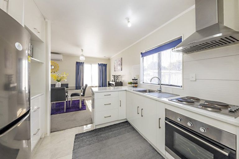 Photo of property in 12 Rosemead Place, Randwick Park, Auckland, 2105