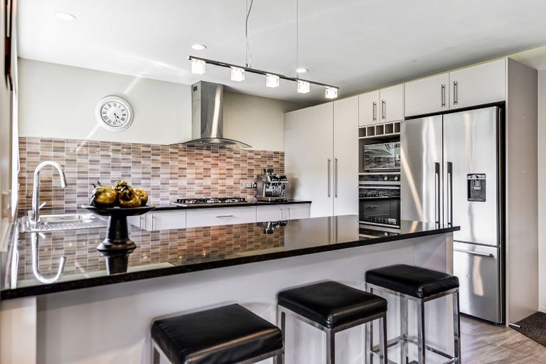 Photo of property in 20 Whitney Place, Rototuna North, Hamilton, 3210