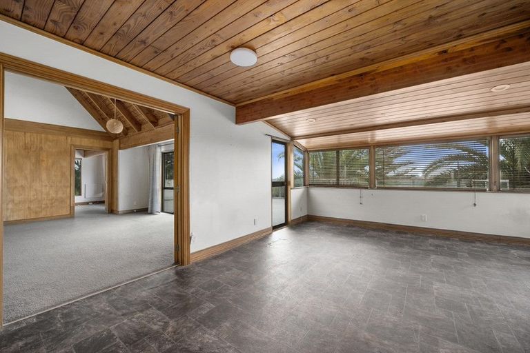 Photo of property in 380 Paremoremo Road, Paremoremo, Auckland, 0632