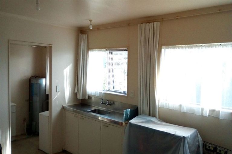 Photo of property in 2/5 Piripiri Crescent, Torbay, Auckland, 0630