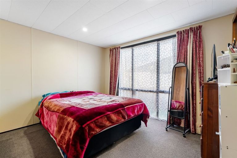 Photo of property in 2/11 Nearco Street, Randwick Park, Auckland, 2105