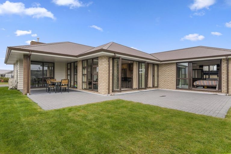 Photo of property in 38 Huka Heights Drive, Rangatira Park, Taupo, 3330