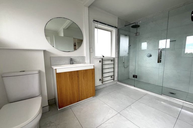 Photo of property in 1/59 Birkdale Road, Birkdale, Auckland, 0626