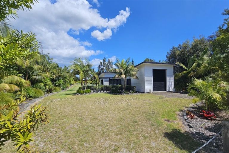 Photo of property in 807 Matarangi Drive, Matarangi, Whitianga, 3592