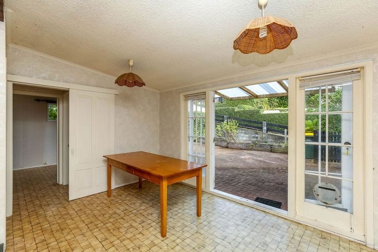 Photo of property in 12 Kitchener Terrace, Moturoa, New Plymouth, 4310
