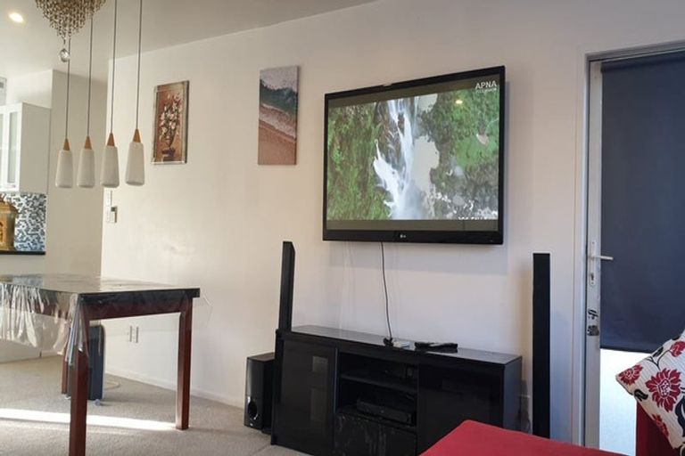 Photo of property in 27 Dovey Place, Massey, Auckland, 0614