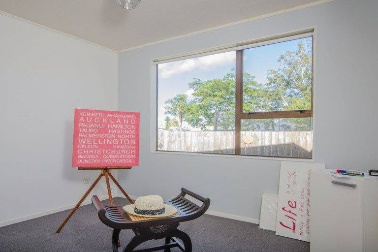 Photo of property in 2/170 Old Wairoa Road, Papakura, 2110