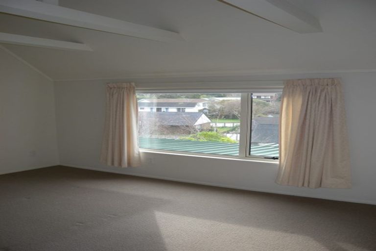 Photo of property in The Triangle, 4/33 Halswater Drive, Churton Park, Wellington, 6037