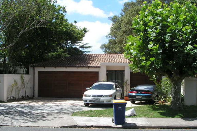 Photo of property in 13 Clifton Road, Hauraki, Auckland, 0622