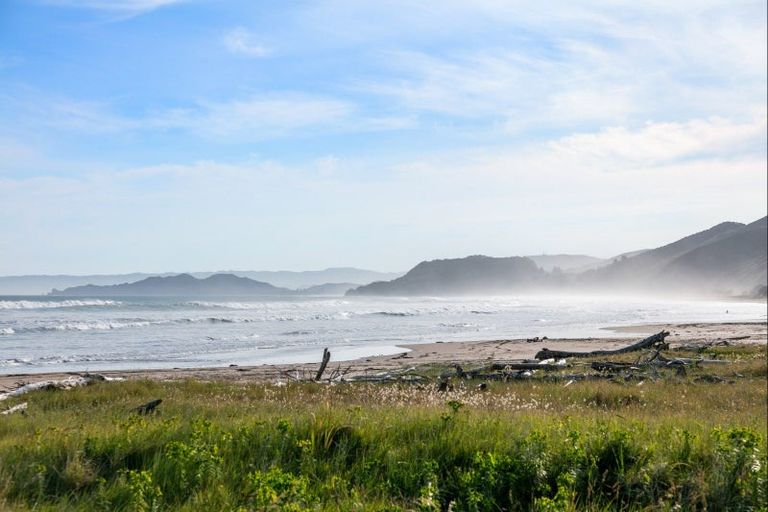 Photo of property in 8 Makorori Beach Road, Makorori, Gisborne, 4073