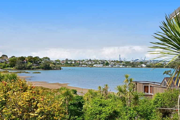Photo of property in 13 Birkley Road, Bayswater, Auckland, 0622