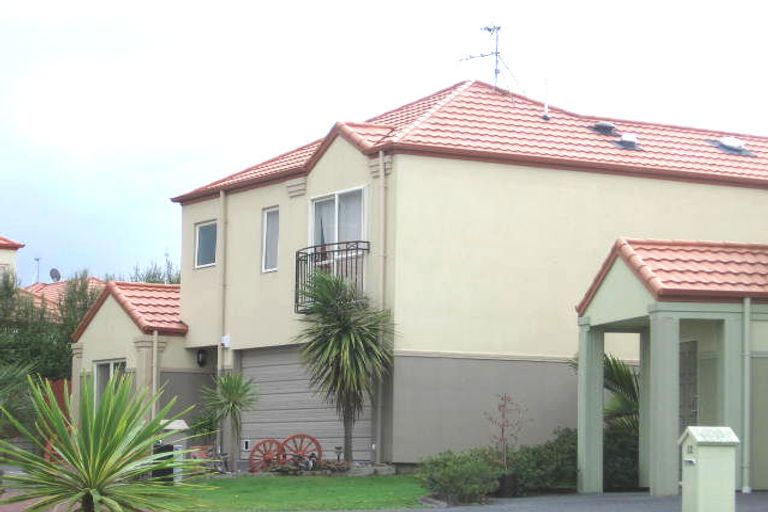 Photo of property in 10 Chettle Court, New Lynn, Auckland, 0600