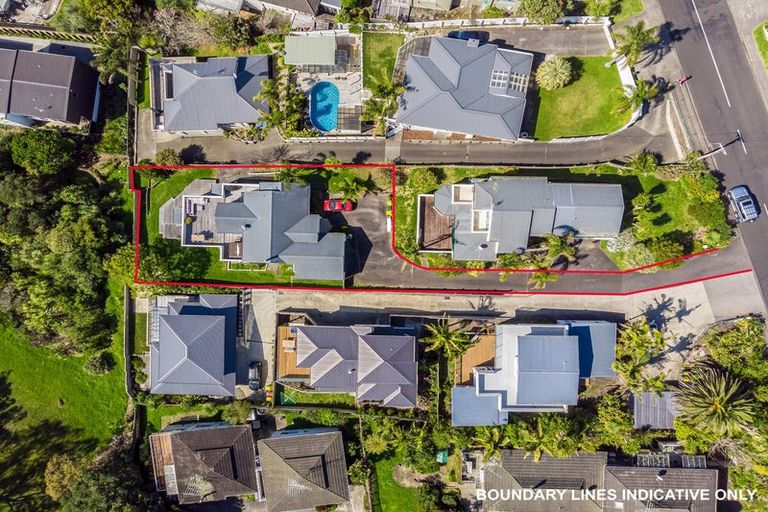 Photo of property in 1/13 Mizpah Road, Waiake, Auckland, 0630