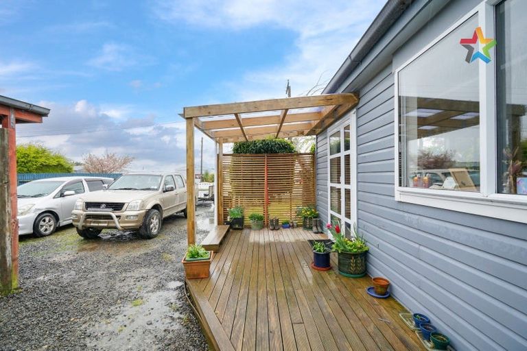 Photo of property in 30 Kilmarnock Street, Wallacetown, 9816